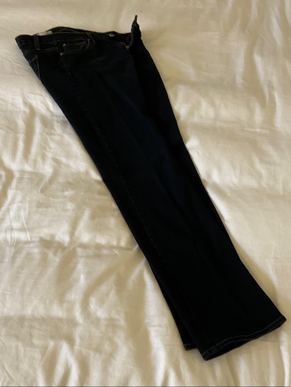 BDG low rise, Straight Leg Jeans in Dark Blue - Womens size 28